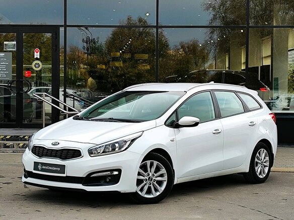 2018 Kia Ceed II Рестайлинг, белый, 1359000 рублей