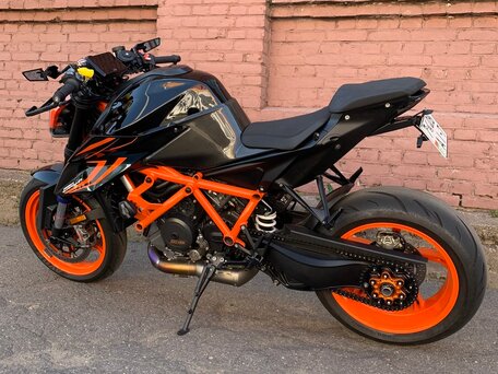 2022 KTM 1290 Super Duke R Evo, чёрный, 1528970 рублей, вид 4