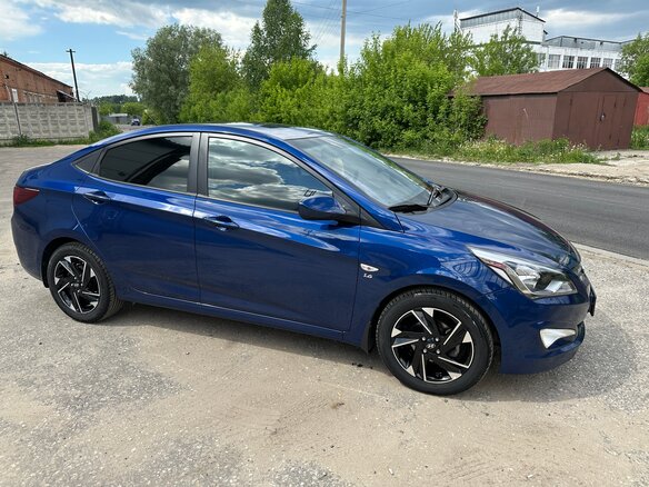 2016 Hyundai Solaris I Рестайлинг, синий - вид 2