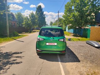 2016 Toyota Sienta II, зелёный, 1550000 рублей, вид 3