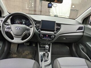 2021 Hyundai Solaris II Рестайлинг, серый, 1850000 рублей, вид 5