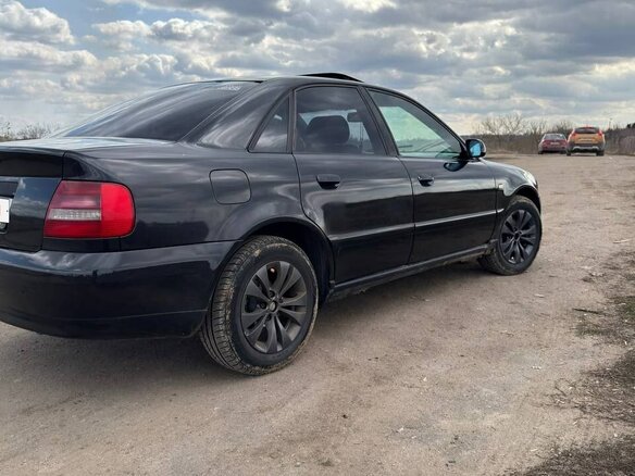 1999 Audi A4 I (B5) Рестайлинг, чёрный, 310000 рублей - вид 8