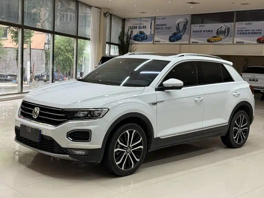 Открыть фотографии: Volkswagen T-Roc I (China Market)