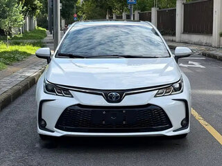 2023 Toyota Corolla XII (E210), белый, 1650000 рублей, вид 2