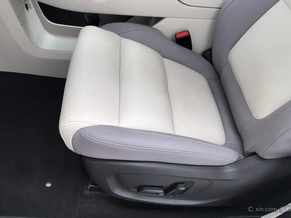 2026 MG 4 EV 42.8 kWh II, фиолетовый, 1530000 рублей - вид 10