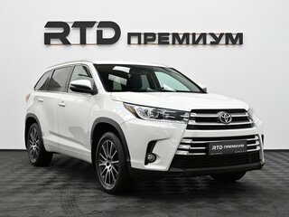 2019 Toyota Highlander III (XU50) Рестайлинг, белый, 3190000 рублей, вид 3