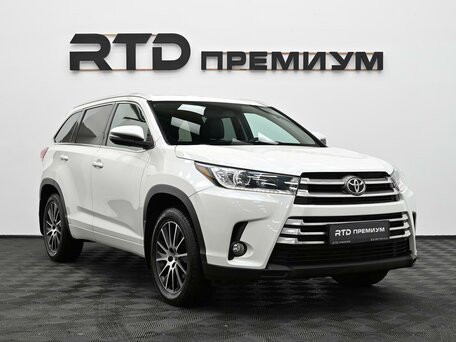 2019 Toyota Highlander III (XU50) Рестайлинг, белый, 3190000 рублей, вид 3