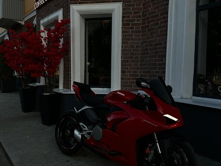 2022 Ducati Panigale V2, красный, 1999999 рублей, вид 3