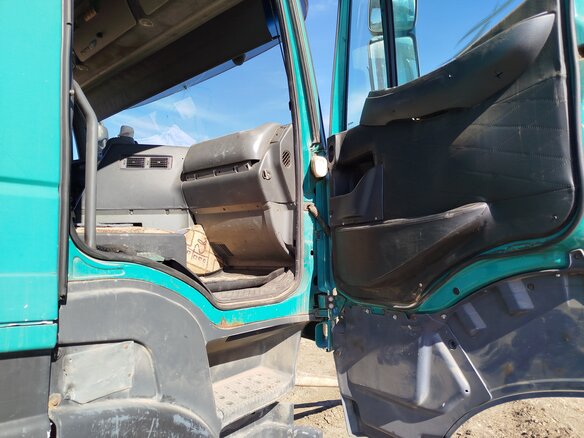 2002 Iveco Stralis, зелёный, 200000 рублей - вид 7