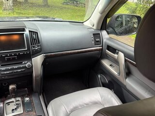 2010 Toyota Land Cruiser 200 Series, чёрный, 3080000 рублей, вид 4