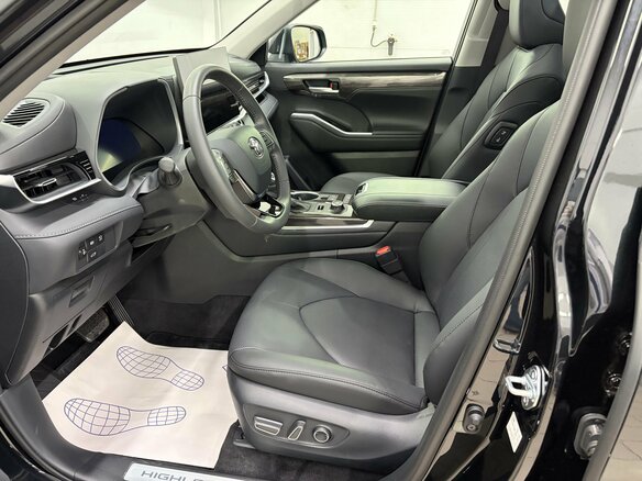 2025 Toyota Highlander IV (XU70), чёрный, 5350000 рублей - вид 15