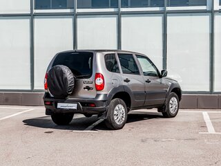 2018 Chevrolet Niva I Рестайлинг, коричневый, 700000 рублей, вид 2