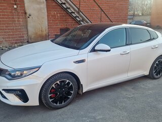 2018 Kia Optima IV Рестайлинг, белый, 1680000 рублей, вид 1