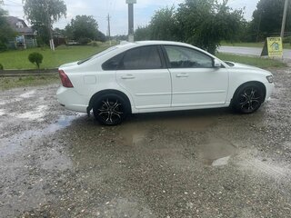 2011 Volvo S40 II Рестайлинг, белый, 1100000 рублей, вид 3