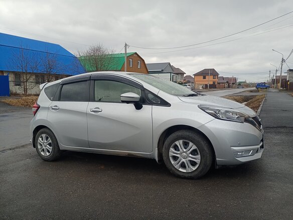 2020 Nissan Note II Рестайлинг, серый, 1119000 рублей - вид 3