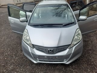 2012 Honda Fit II, серебристый, 915000 рублей, вид 2