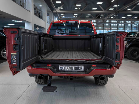 2026 Ram 1500 Crew Cab V Рестайлинг, красный, 9299999 рублей, вид 2