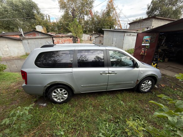2009 Kia Carnival Grand II, серый, 900000 рублей - вид 8