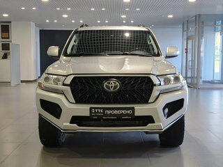 2016 Toyota Land Cruiser 200 Series Рестайлинг 2, серебристый, 4700000 рублей, вид 2