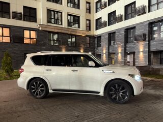 2011 Infiniti QX56 II, белый, 2200000 рублей, вид 4