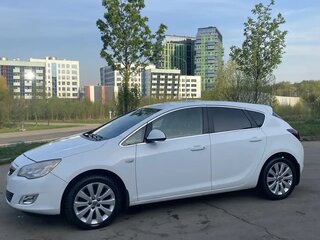 2011 Opel Astra J, белый, 579000 рублей, вид 1