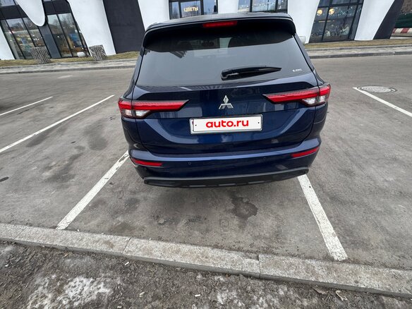 2022 Mitsubishi Outlander IV, синий, 2400000 рублей - вид 6
