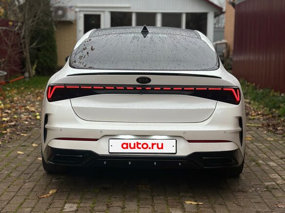 2020 Kia K5 III, белый, 2350000 рублей - вид 14