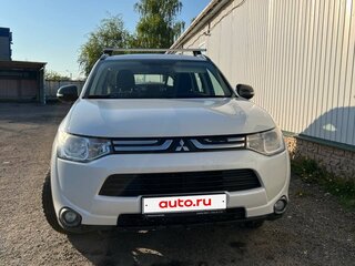 2012 Mitsubishi Outlander III, белый, 995000 рублей, вид 2