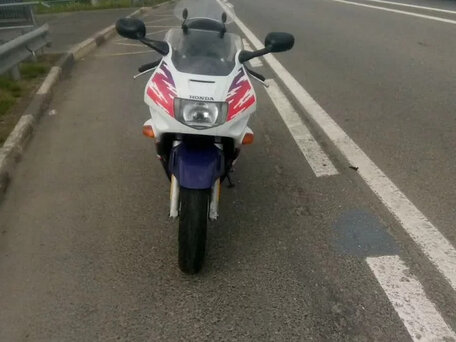 1993 Honda CBR 600F, белый, 230000 рублей, вид 4