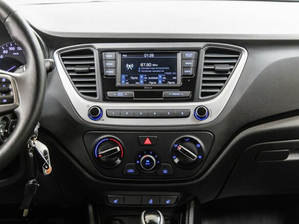 2017 Hyundai Solaris II, серебристый - вид 18