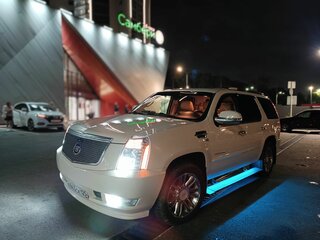 2011 Cadillac Escalade III, белый, 2200000 рублей, вид 1