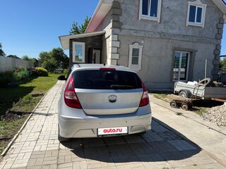 2011 Hyundai i30 I Рестайлинг, серебристый, 900000 рублей, вид 3