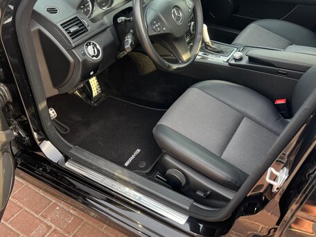 2010 Mercedes-Benz C-Класс 300 III (W204), чёрный, 2000000 рублей, вид 3