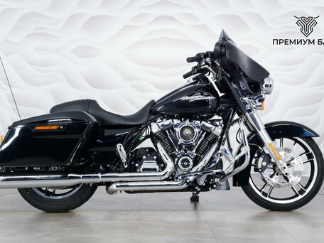 2017 Harley-Davidson Street Glide, чёрный, 1799000 рублей, вид 1