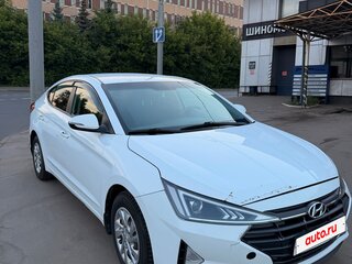 2019 Hyundai Elantra VI (AD) Рестайлинг, белый, 780000 рублей, вид 3