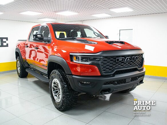 2025 Ram 1500 RHO V Рестайлинг, красный - вид 2
