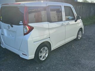 2021 Toyota Roomy I Рестайлинг, белый, 1300000 рублей, вид 5