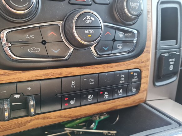 2018 Ram 1500 Crew Cab IV (DS/DJ), чёрный, 4950000 рублей - вид 25