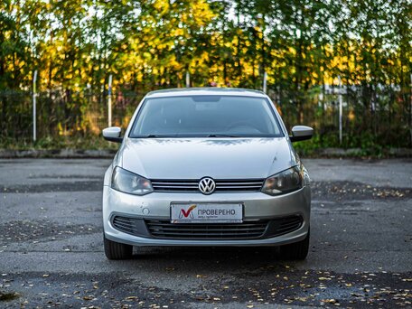 2015 Volkswagen Polo V, серебристый, 750000 рублей, вид 3