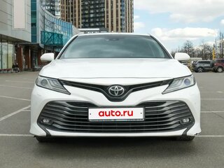 2018 Toyota Camry VIII (XV70), белый, 2442000 рублей, вид 2