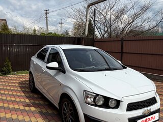 2014 Chevrolet Aveo II, белый, 630000 рублей, вид 3