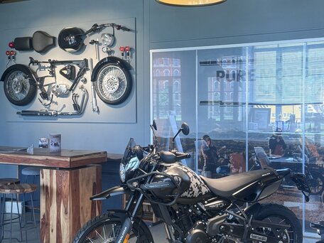 2026 Royal Enfield Himalayan, чёрный, 620000 рублей, вид 2