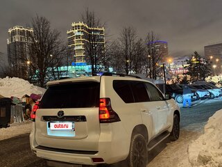 2021 Toyota Land Cruiser Prado 150 Series Рестайлинг 3, белый, 5600000 рублей, вид 4