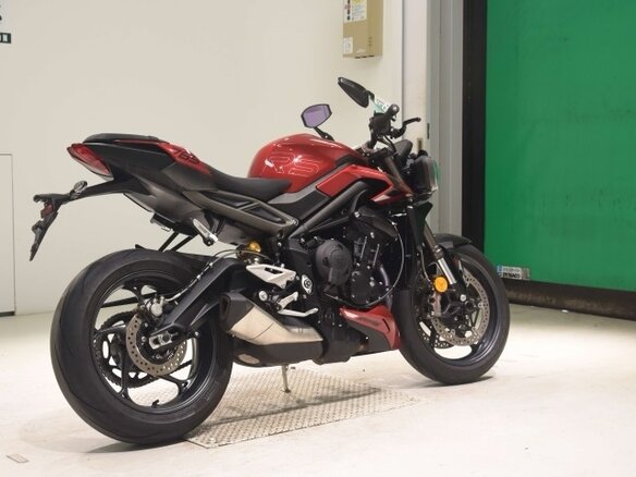 2024 Triumph Street Triple, красный, 1022000 рублей - вид 4