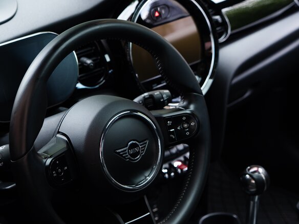 2022 Mini Hatch JCW III (F55/F56) Рестайлинг 2, серый, 3000000 рублей - вид 12
