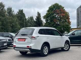 2014 Mitsubishi Outlander III Рестайлинг, белый, 1039000 рублей, вид 4