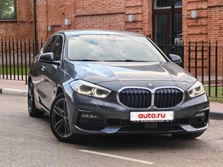 2021 BMW 1 серии 118d III (F40), серый, 3050000 рублей, вид 4