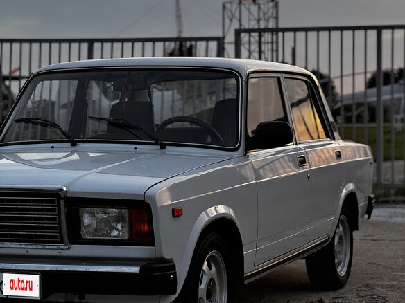2005 Lada (ВАЗ) 2107, белый, 170000 рублей