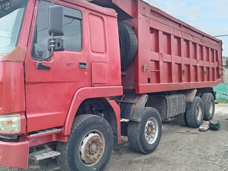 2006 Sinotruk Howo A5, красный, 1000000 рублей, вид 1