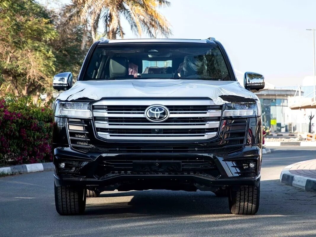 Открыть фотографии: Toyota Land Cruiser 300 Series